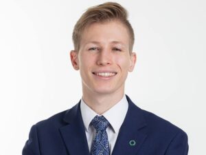 Headshot photo editing​ 1